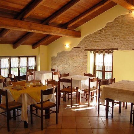 Agriturismo 'D Raine Montelupo Albese Bagian luar foto