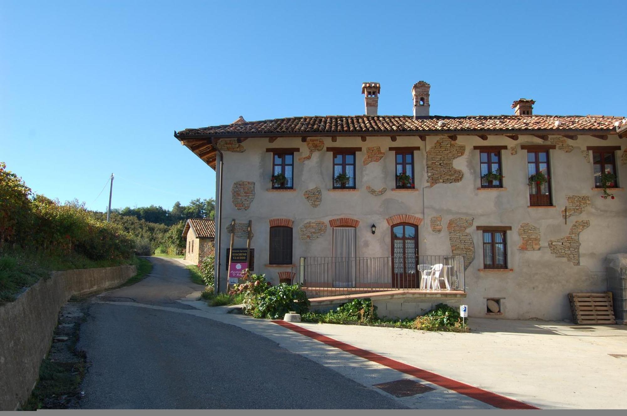 Agriturismo 'D Raine Montelupo Albese Bagian luar foto