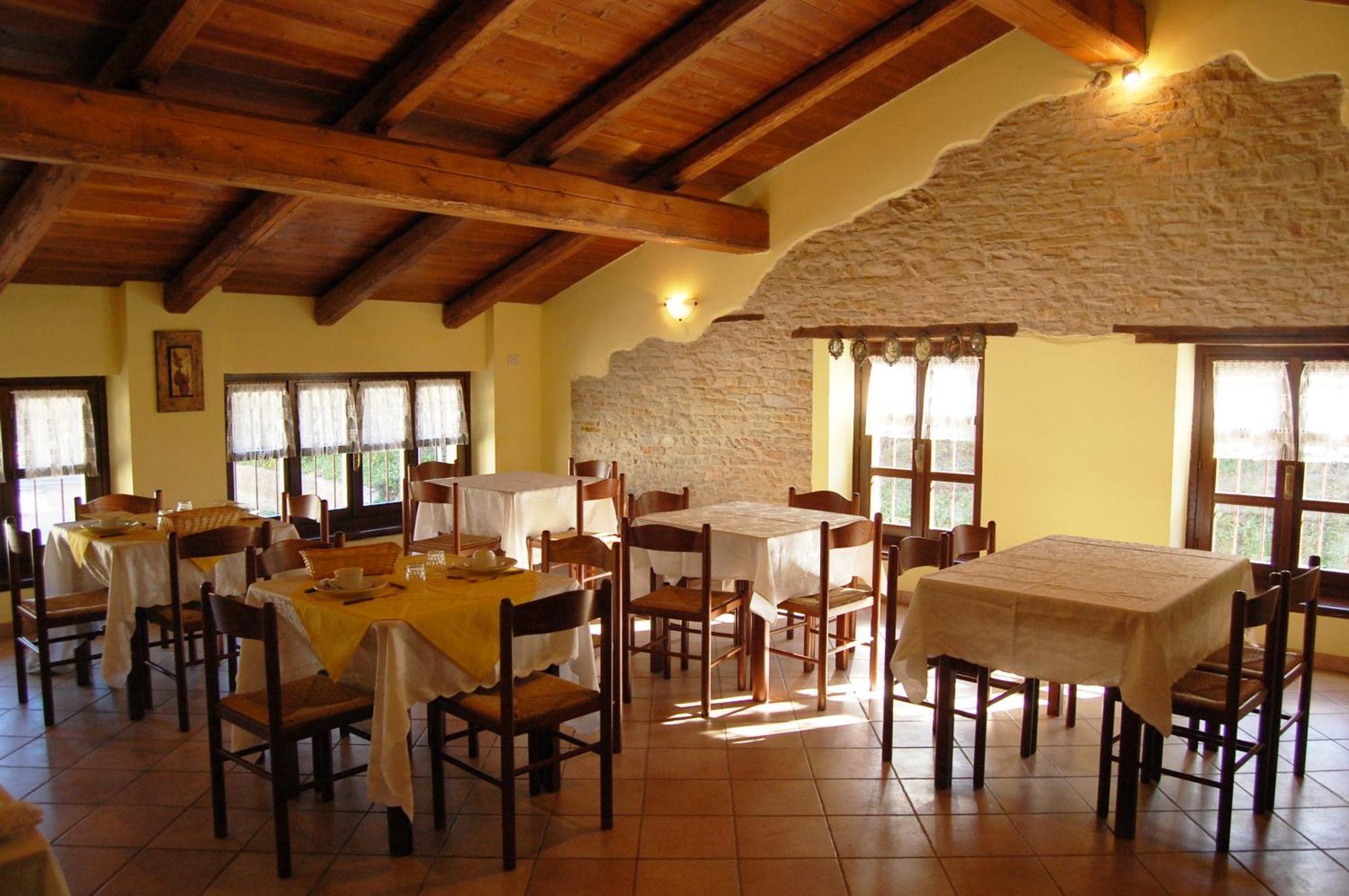 Agriturismo 'D Raine Montelupo Albese Bagian luar foto