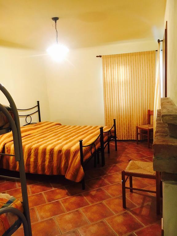 Agriturismo 'D Raine Montelupo Albese Bagian luar foto